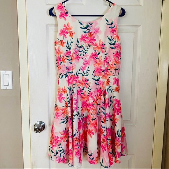 Summer Floral Dress - Picture 2 of 4